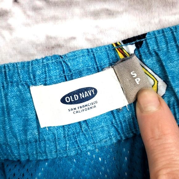 Old Navy Men's Swimsuit size small - Picture 2 of 4